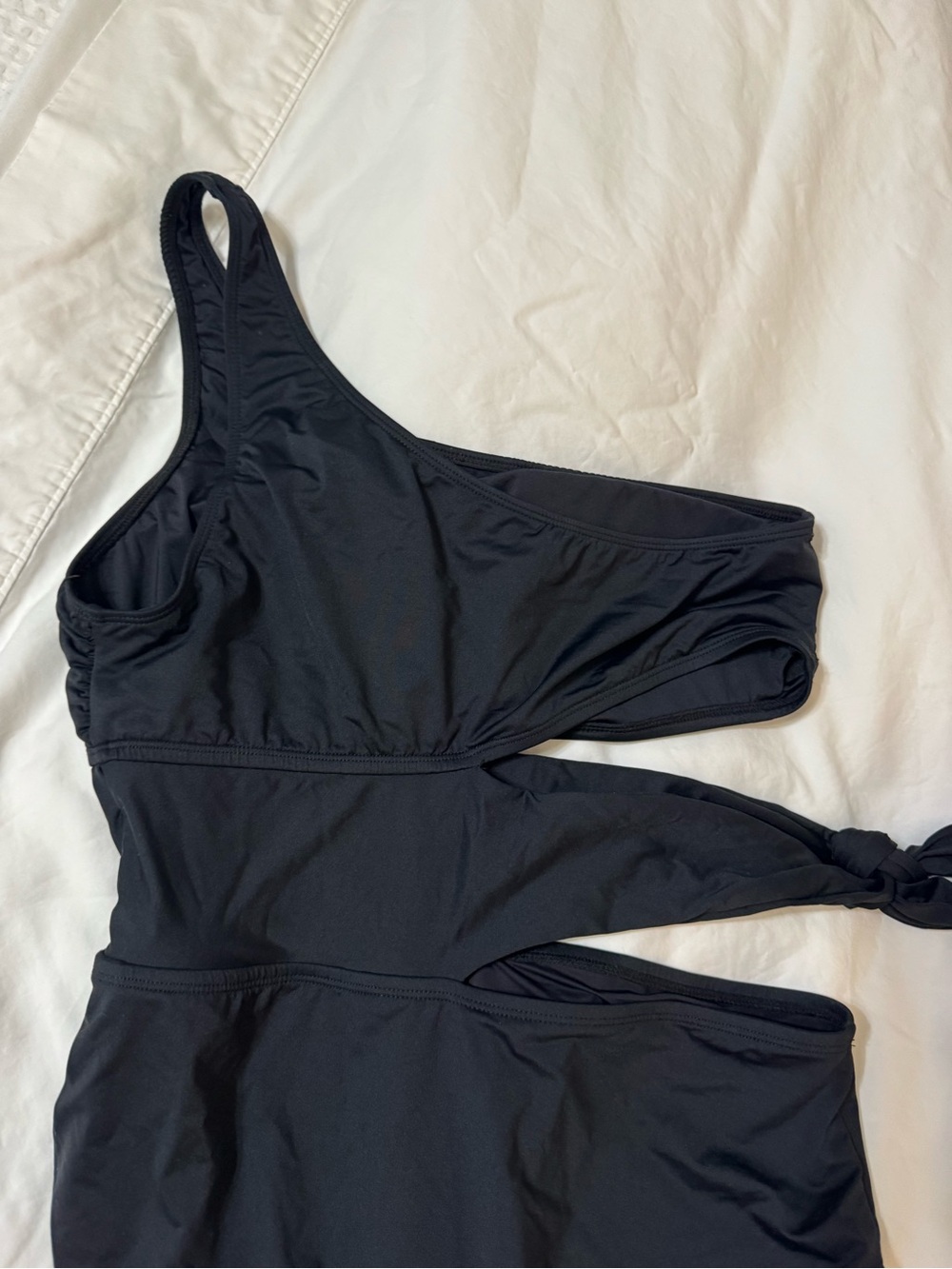 La Blanca Black One-Shoulder women’s Swimsuit with Side Tie - Picture 8 of 8